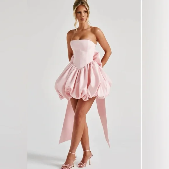 Elegant Pink Strapless Dress - Picture 2 of 11